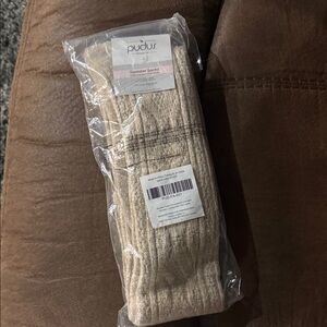 Pudus Women's Cream Sweater Socks